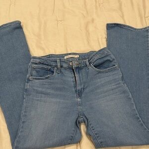 Levi’s 725 Ligh-Wash High-Rise Bootcut Denim Jeans (30)